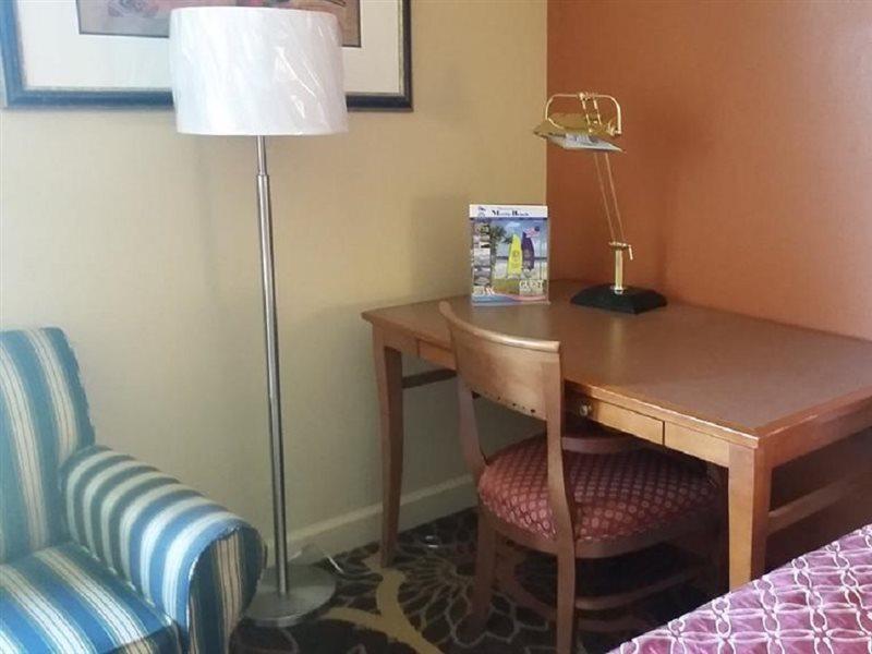 Super 8 By Wyndham Myrtle Beach/Market Common Area Luaran gambar