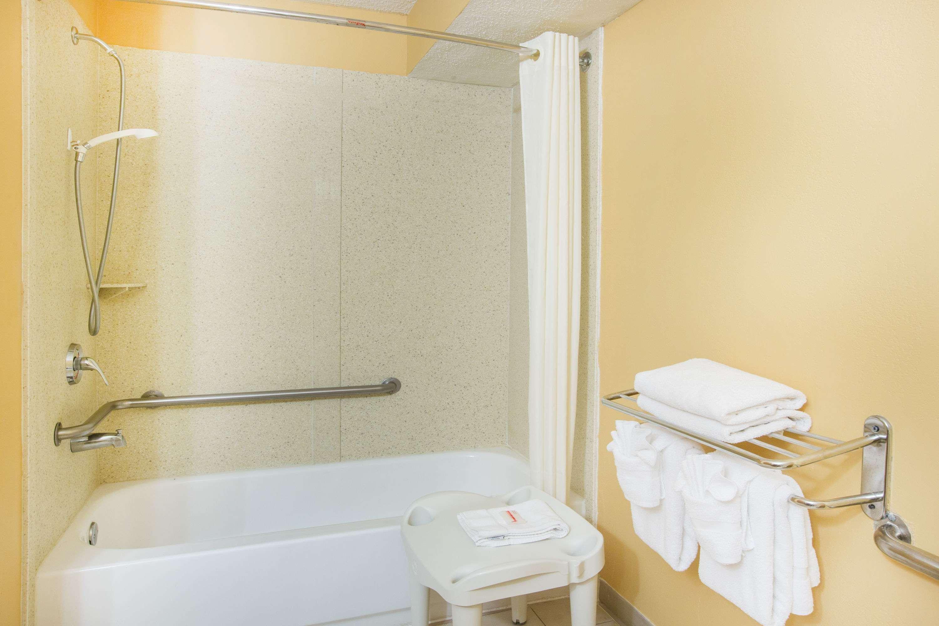 Super 8 By Wyndham Myrtle Beach/Market Common Area Luaran gambar