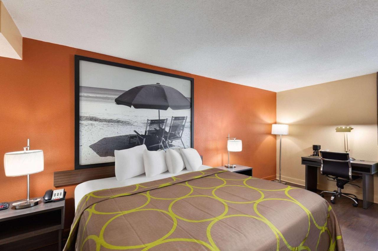 Super 8 By Wyndham Myrtle Beach/Market Common Area Luaran gambar