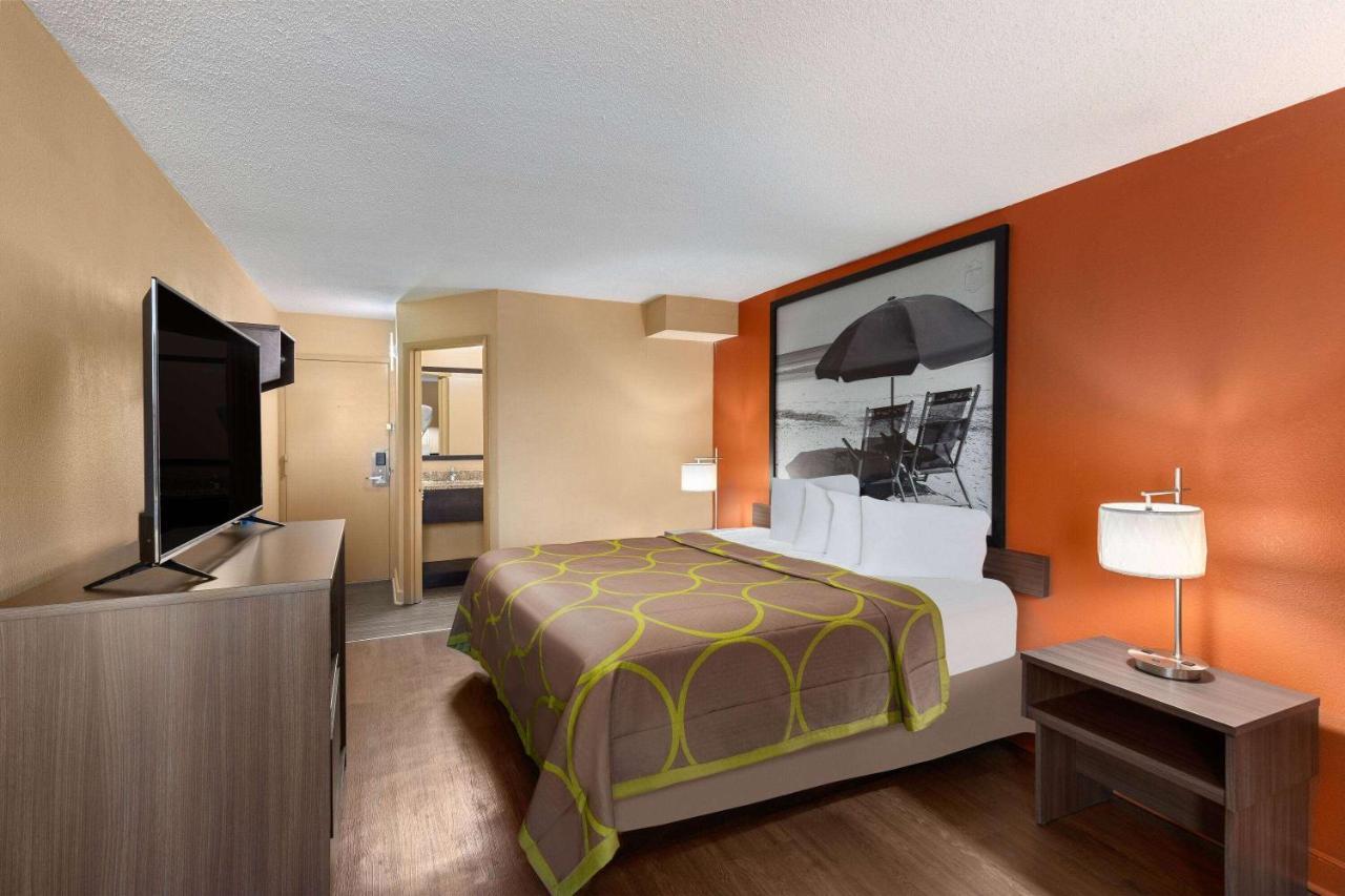 Super 8 By Wyndham Myrtle Beach/Market Common Area Luaran gambar