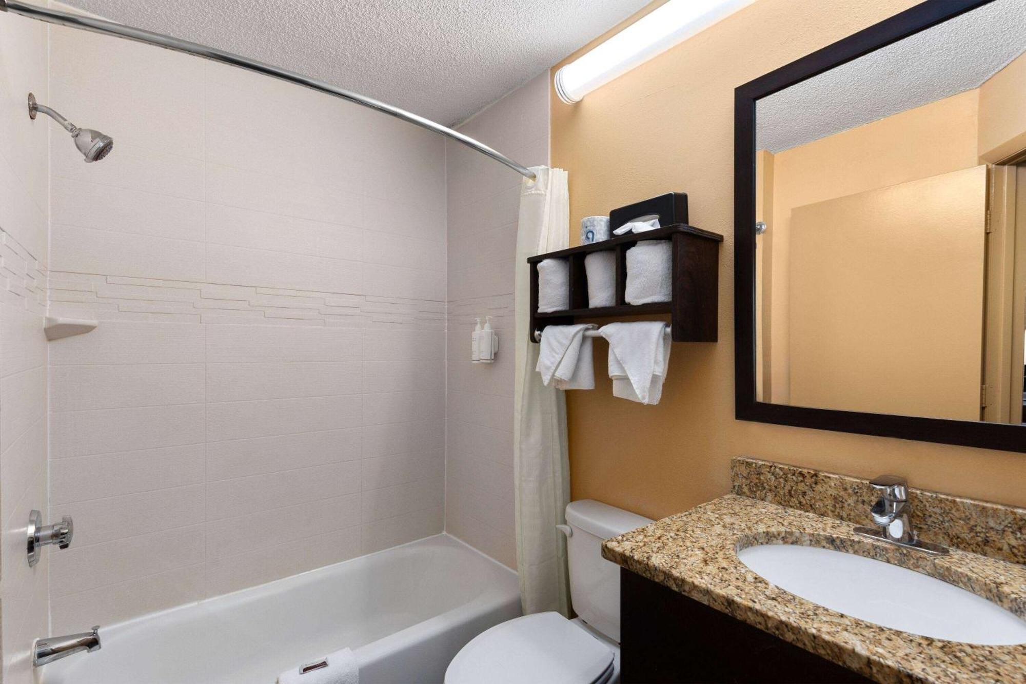 Super 8 By Wyndham Myrtle Beach/Market Common Area Luaran gambar